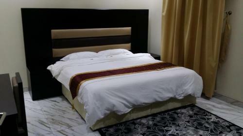 Crown East Apartment Hotel