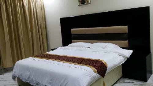 Crown East Apartment Hotel