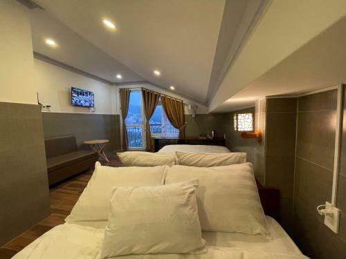 Hostal Rymy House