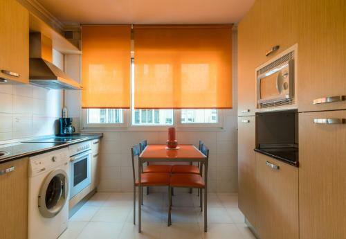 Apartamento Housingle�n - Pleno Centro Con Garaje