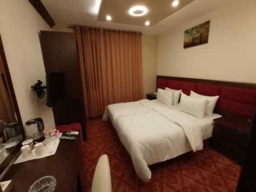 Golden Rose Hotel