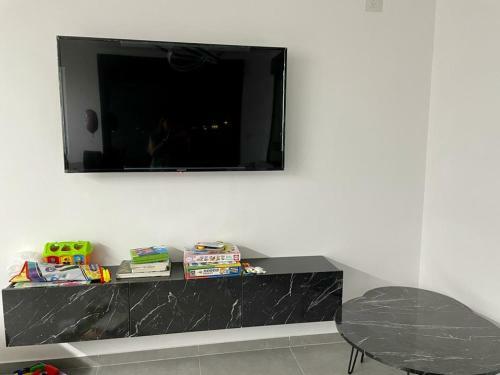 New - Big! Luxury Family Apartment - 5 Min From Tlv