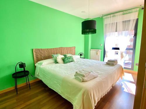 Apartamento Housingle�n - Centro Con Dos Plazas De Garaje