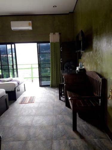 Hostal Baan Ruam Cha