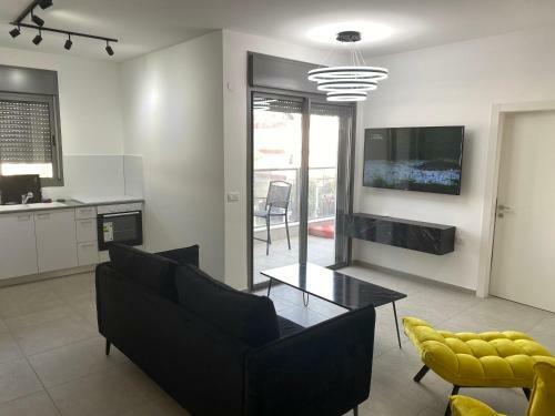 Apartamento New! Luxus Holon For 11 People (5min From Tlv)