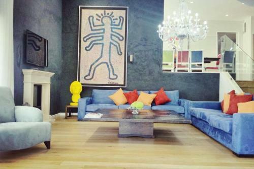 Prestige Villa With Private Pool + Parking