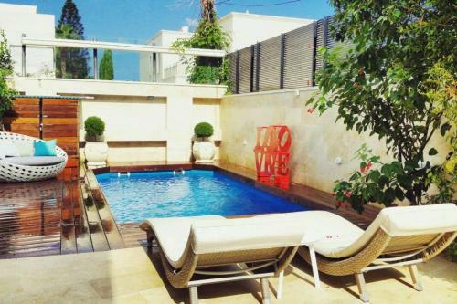 Prestige Villa With Private Pool + Parking