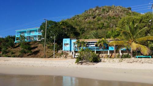 Orrie's Beach Bar And Hotel