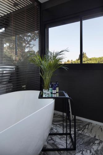 Urbanica Carmel- Boutique Aparthotel