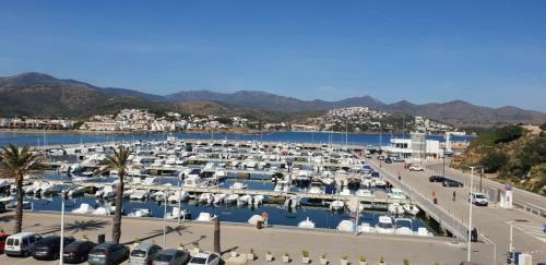Apartamento Port De Llan�a , La Miranda