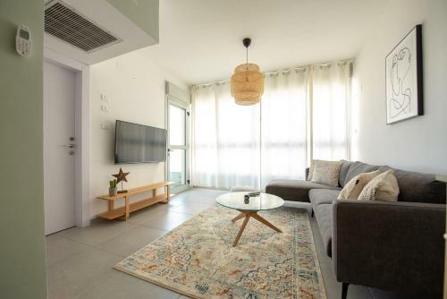 Apartamento German Colony Luxurious / 2 Bdrms Apt By Port City