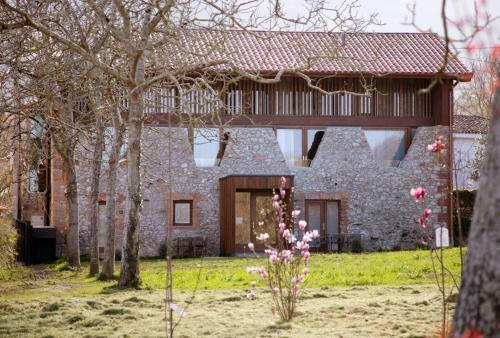 Apartamentos La Santilar