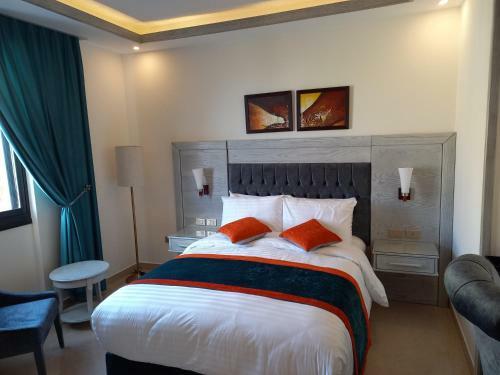 Petra Canyon Hotel
