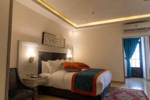Petra Canyon Hotel