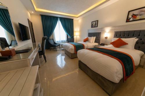 Petra Canyon Hotel