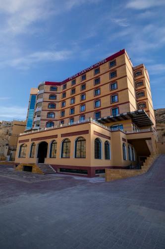 Petra Canyon Hotel