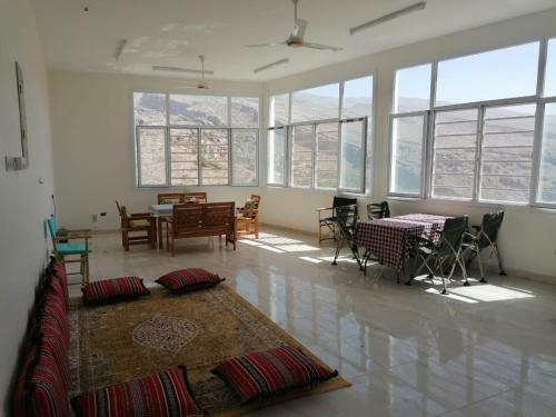 Hostal Misfah View