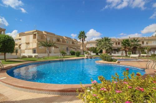 Apartamento Lovely 2 Bed, 2 Bath Apt With 2 Large Pools