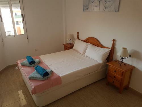 Spacious 2 Bedroom Apartment With Communal Pool