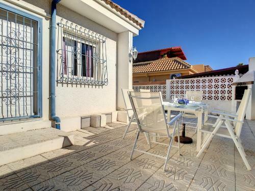 Bungalow With Private Pool - 5809