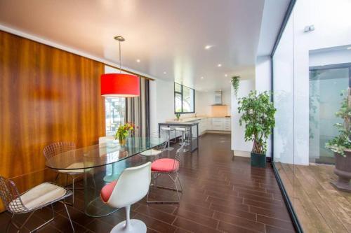 Elegante Y Sofisticada Villa De 5 Habitaciones
