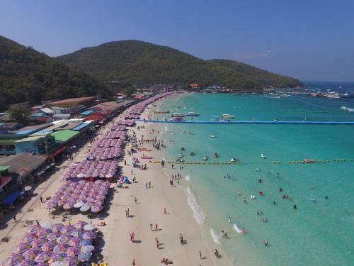 Hotel Tawaen Beach Resort
