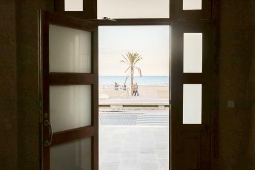 Apartamento Primer�sima Linea de Playa de Gandia Vt-45633-v