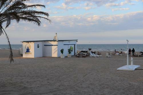 Apartamento Primer�sima Linea de Playa de Gandia Vt-45633-v
