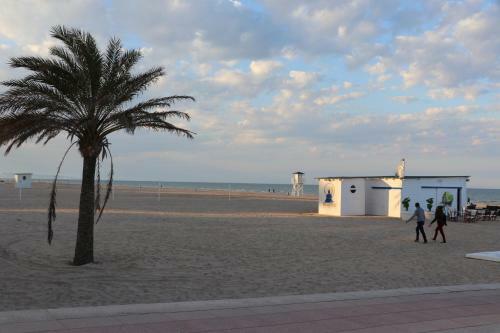 Apartamento Primer�sima Linea de Playa de Gandia Vt-45633-v