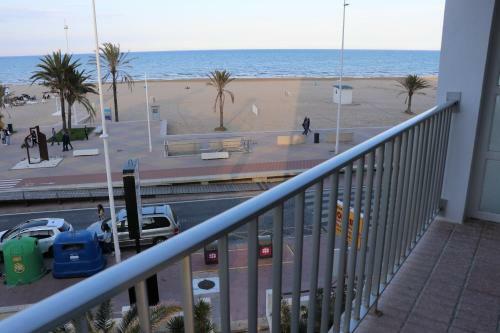 Apartamento Primer�sima Linea de Playa de Gandia Vt-45633-v
