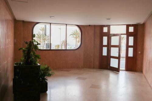 Apartamento Primer�sima Linea de Playa de Gandia Vt-45633-v
