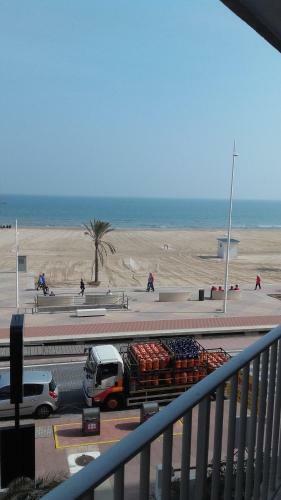 Apartamento Primer�sima Linea de Playa de Gandia Vt-45633-v