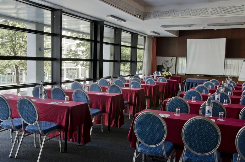 Hotel Vip Executive Arts