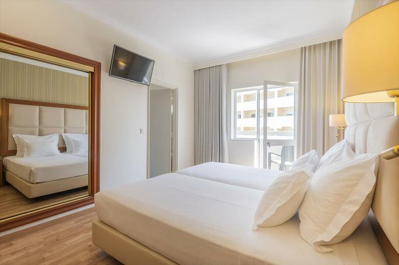 Ba�a Beach Hotel