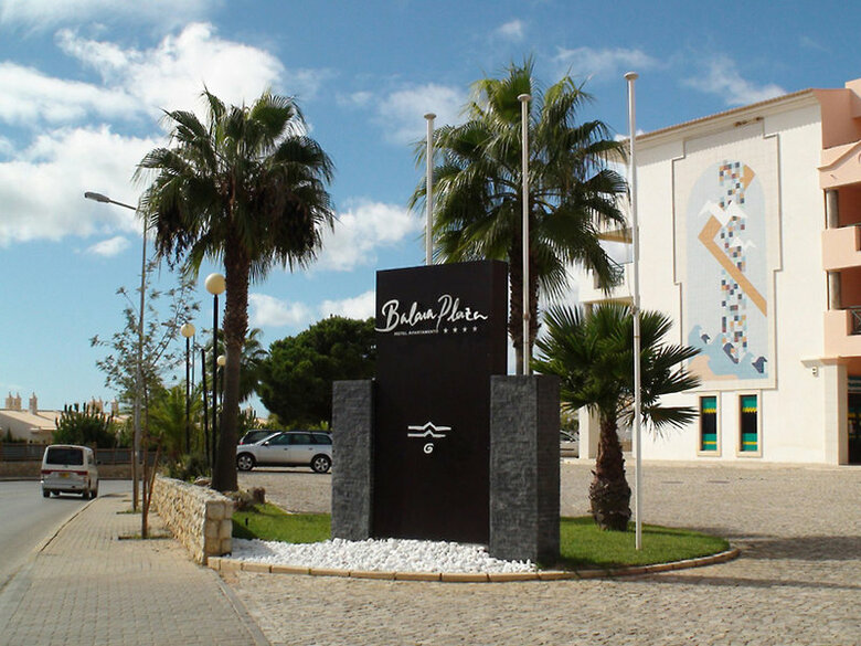 Aparthotel Balaia Plaza