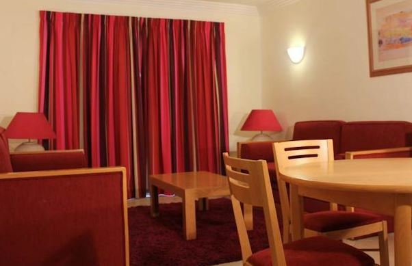 Aparthotel Balaia Plaza