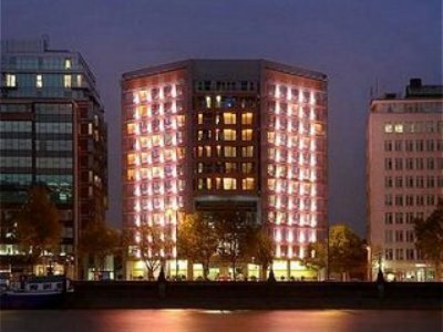 Hotel Park Plaza Riverbank