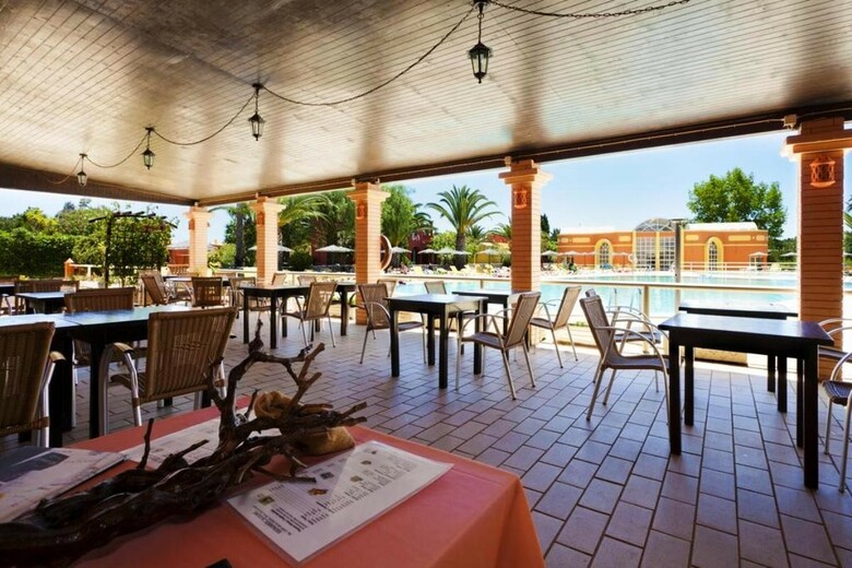 Hotel Colina Village