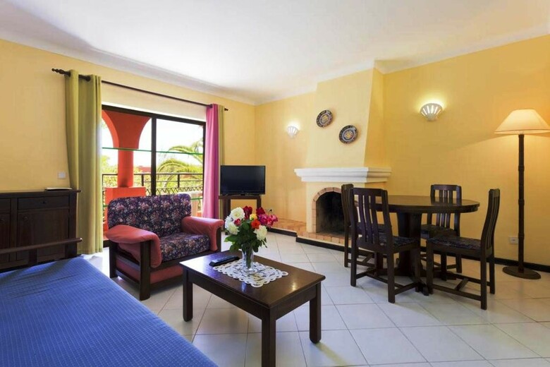 Hotel Colina Village