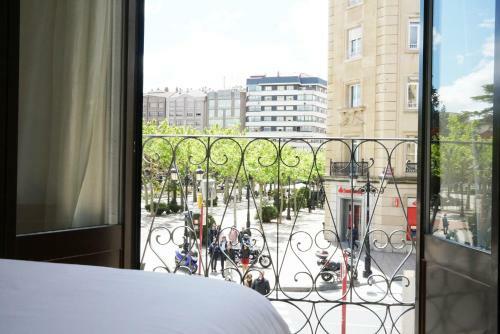 Apartamentos Reloj De Berger�n