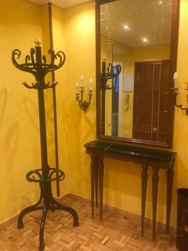Calle San Bartolom�, 7 - 2. Piso Tur�stico