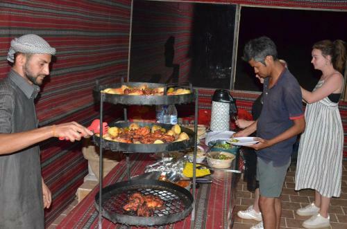 Wadi Rum Camp& Jeep Tour