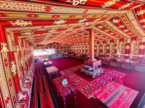 Bedouin Host Stars