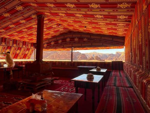 Bedouin Host Stars