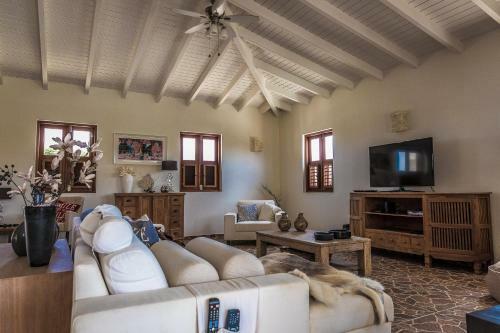 Casa Calida In Sabalpalm Villas