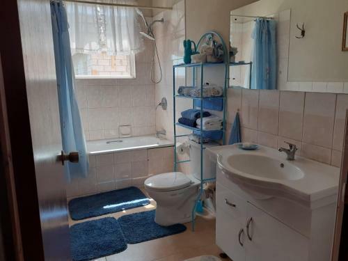 Abbe Dynasty: Ocean View Holiday Home