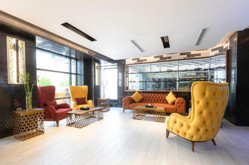 Y Platinum Hotel