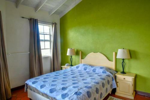 Two Bedroom Apartment With Pool Located In A Quiet Community