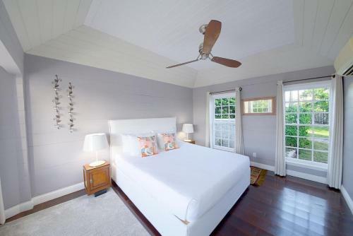 3/br 3/ba Character Home In Governors Harbour!