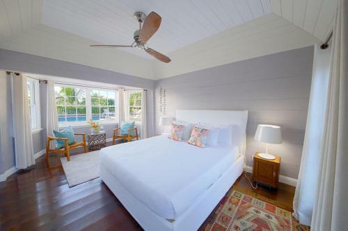 3/br 3/ba Character Home In Governors Harbour!